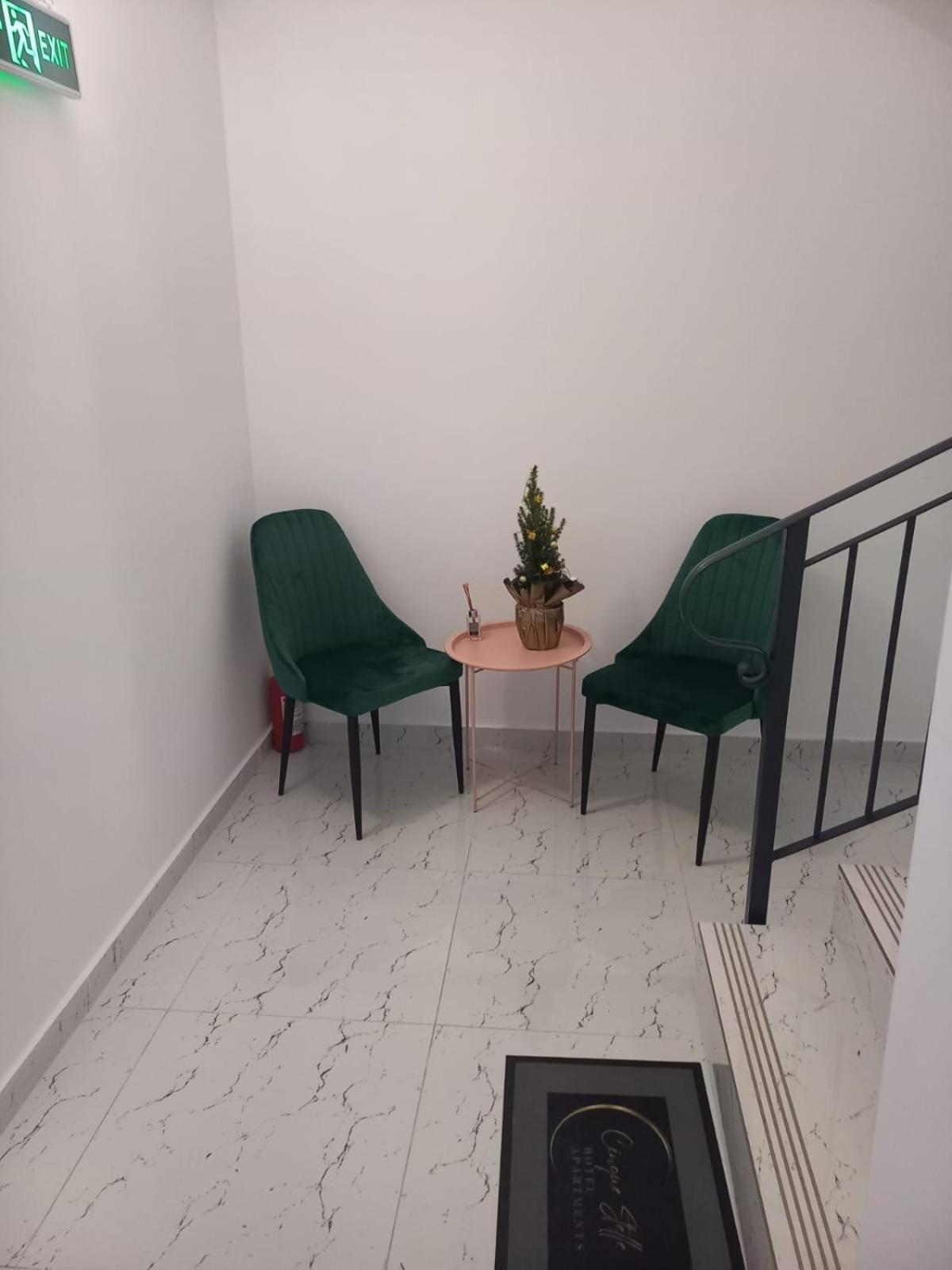 Cinque Stelle Hotel Apartments Cluj-Napoca Esterno foto